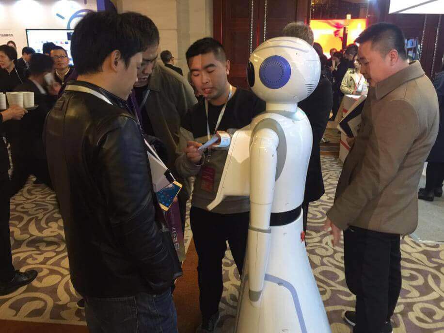 小乔机器人助力中国药品流通行业智能化